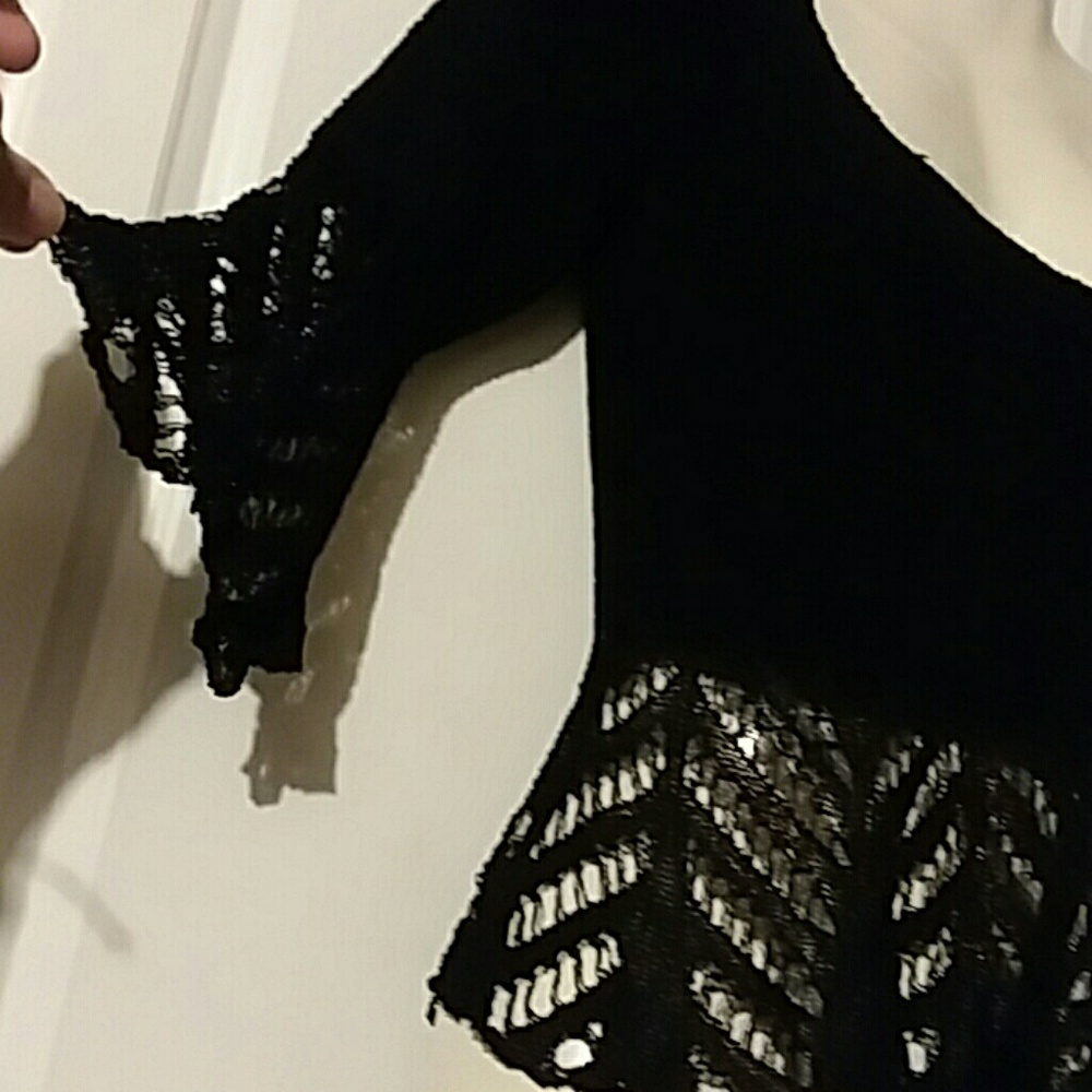 CACHÉ Top - Picture 2 of 4